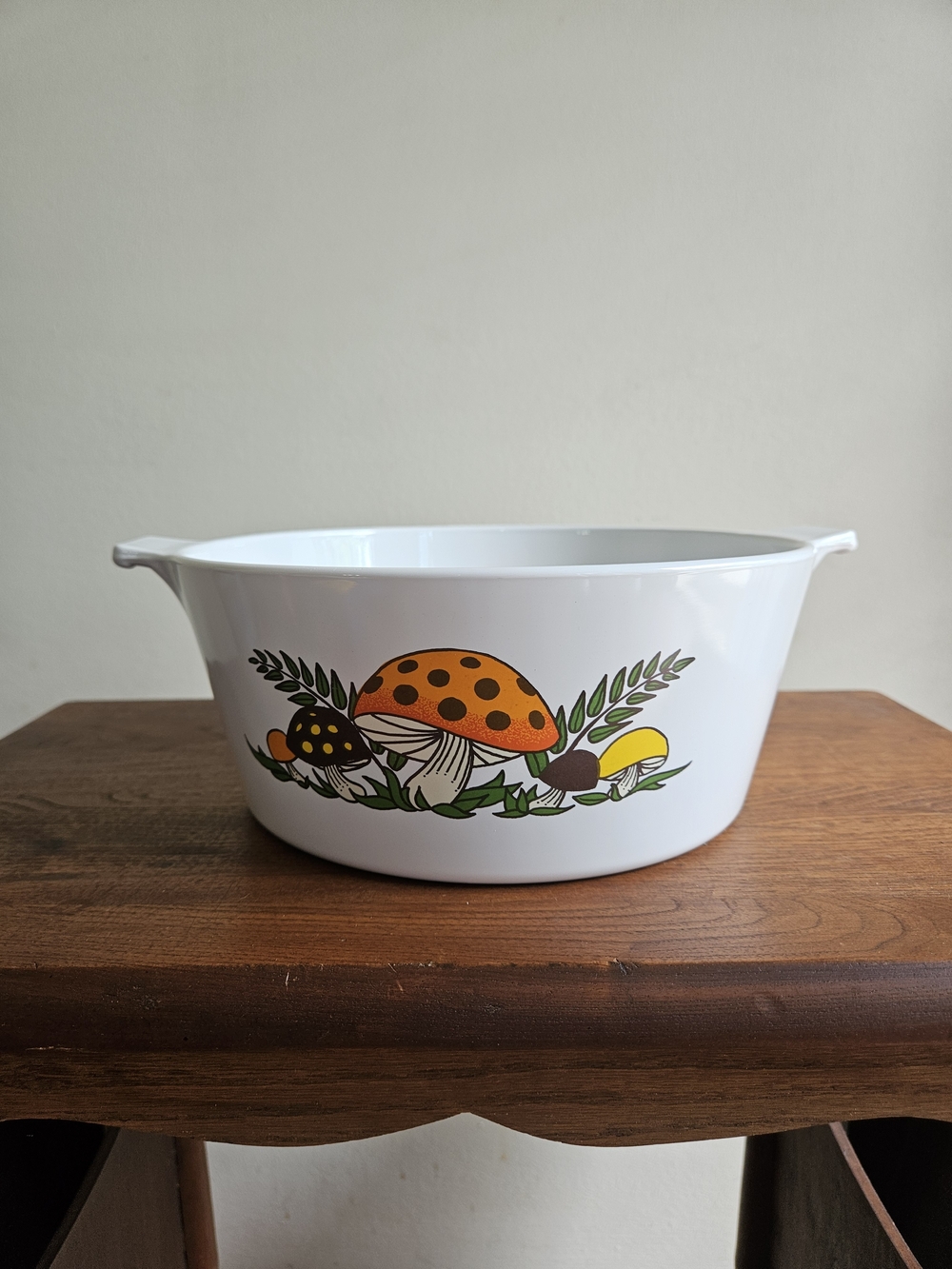 Corningware Merry Mushroom Casserole Dish - 2 1/2 Qt